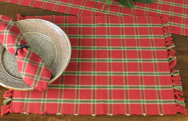 Yuletide Red Placemat PM054019 - The Fox Decor